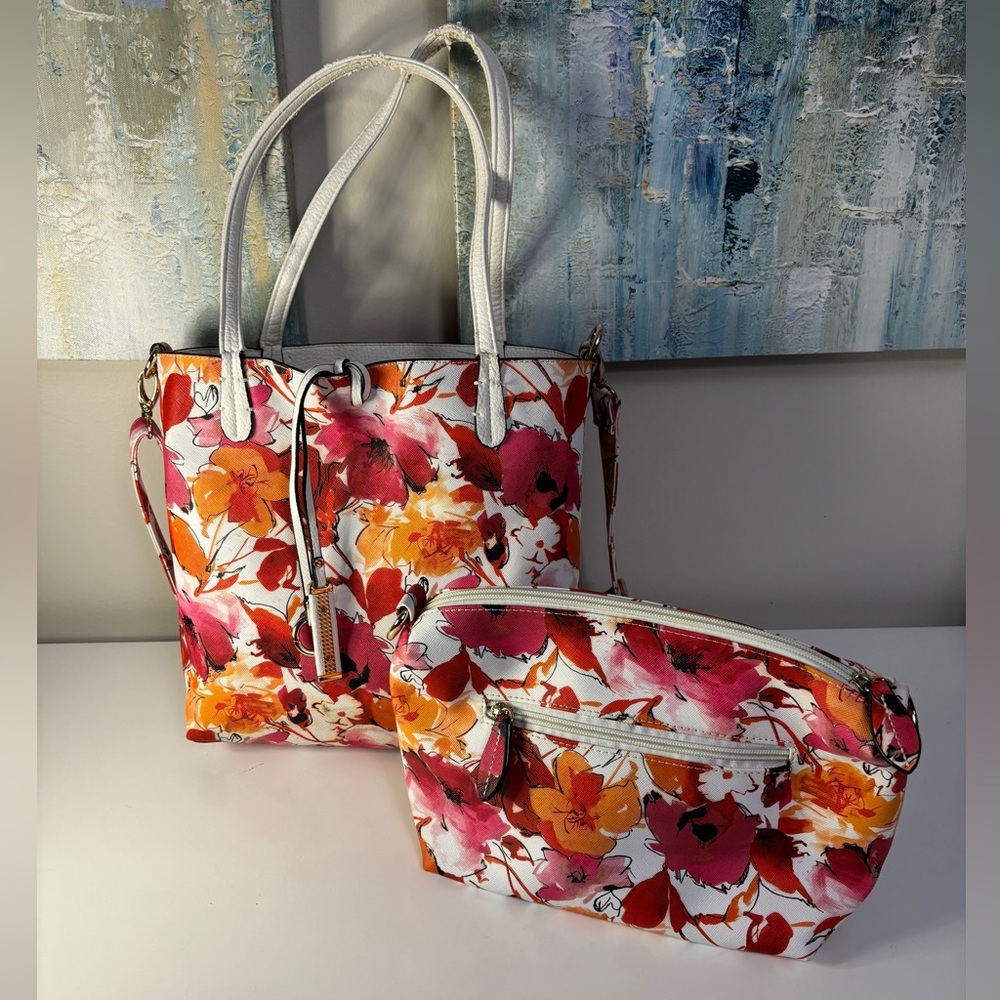 Imoshion Reversible White & Floral Vegan Leather Bag and Pouch